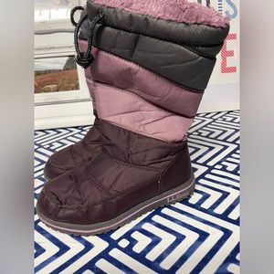 Girls size 1 LL Bean Winter Boots.